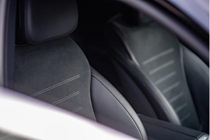 Mercedes-Benz C300e 313Ps